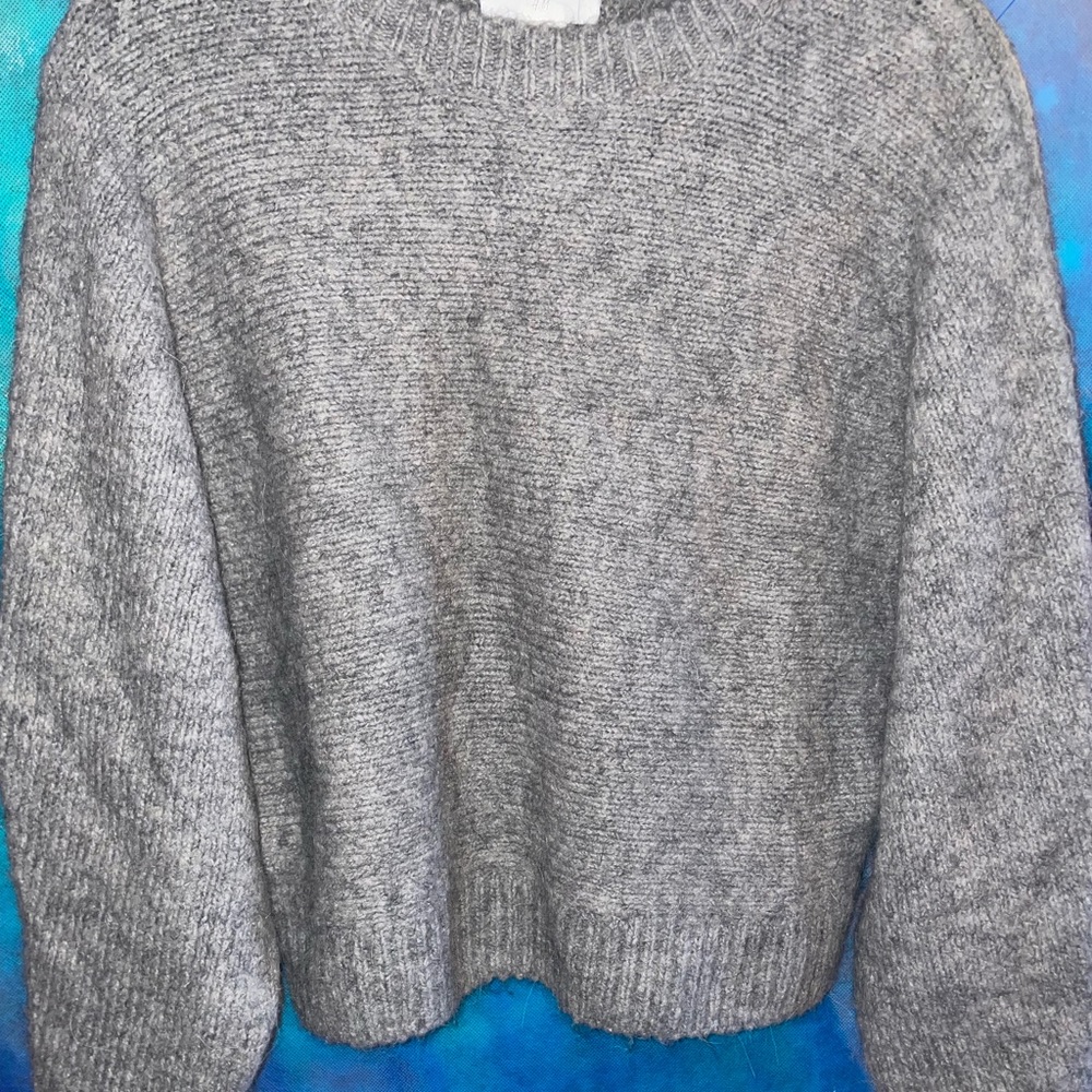 J&am grey cropped sweater.. super cute!!